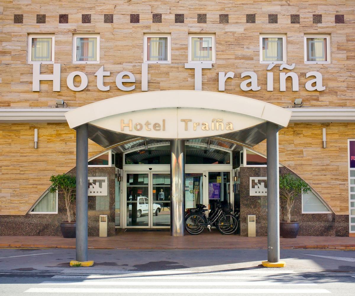 Hotel Traina サン・ペドロ・デル・ピナタル エクステリア 写真